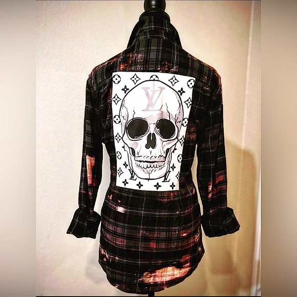 Flannel tie dye shirt with skull on back. NECKLACE FOR SALE. SOLD SEPARATELY - Picture 2 of 6